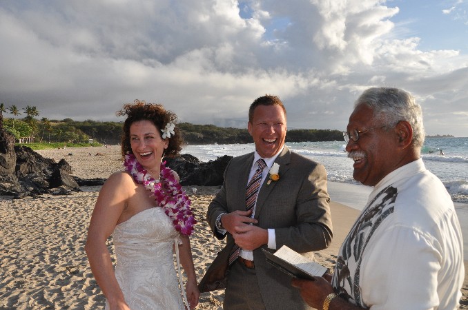 See our simple Hawaii Island Wedding Package below